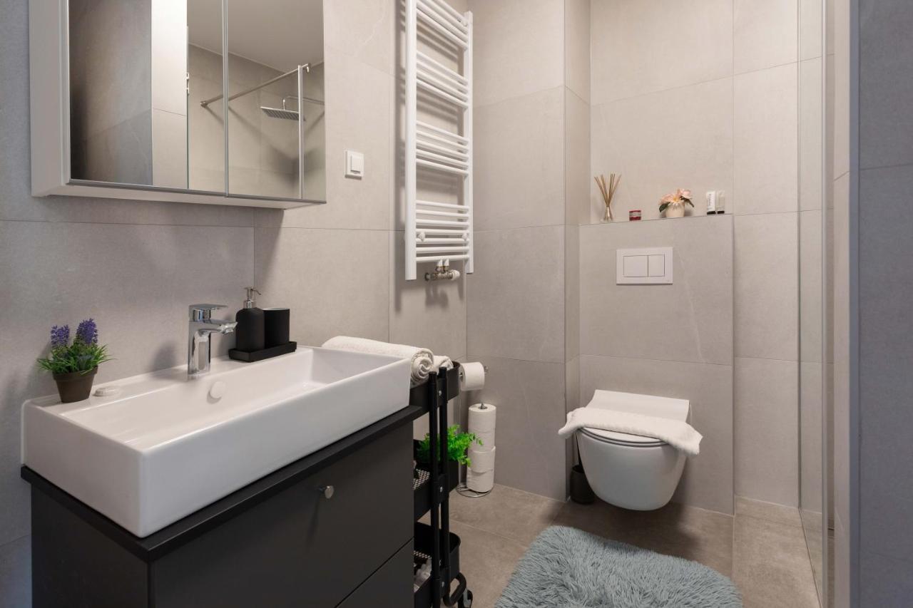 Design 2Bdr Apartment With Balcony- Free Parking Zagreb Exterior photo